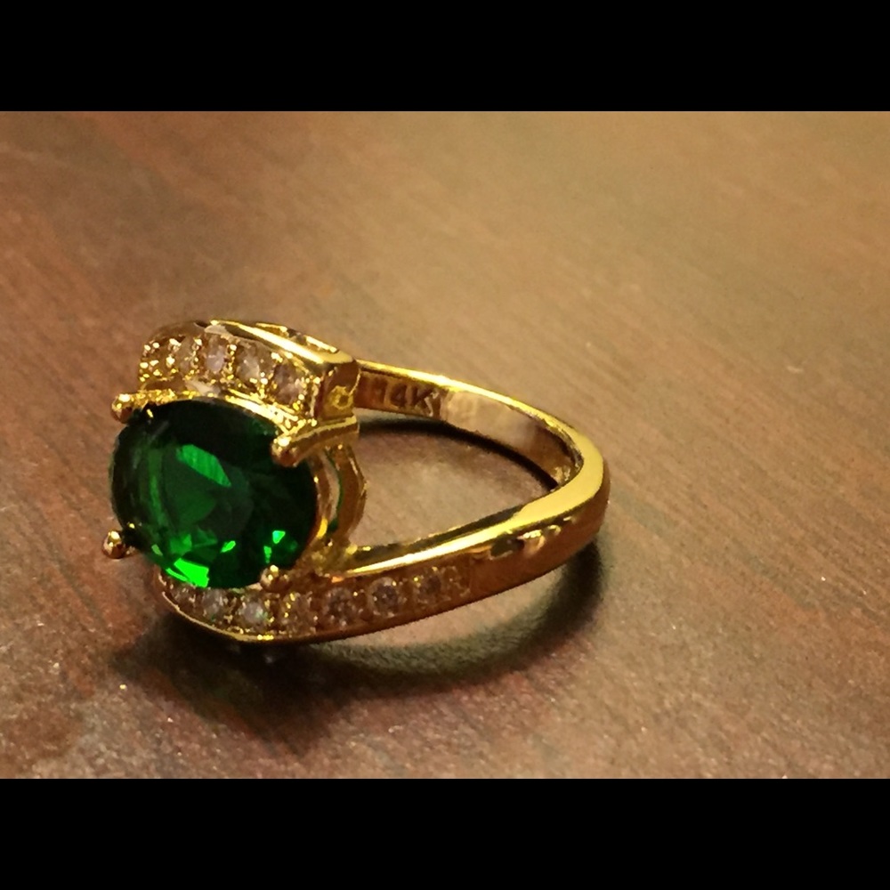 14k gold emerald and white sapphire ring